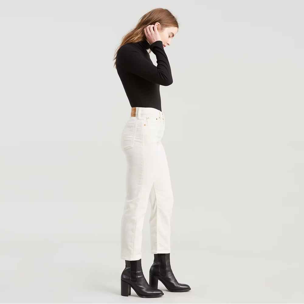 NWT Levi’s Wedgie Fit Straight Corduroy Pants in Marshmallow